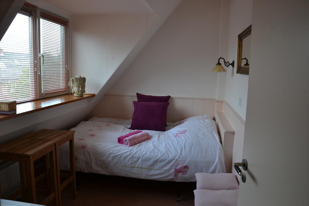 B&B Macbed Checkin-Time 1700-1800 Or Request Before You Book Alkmaar Zimmer foto