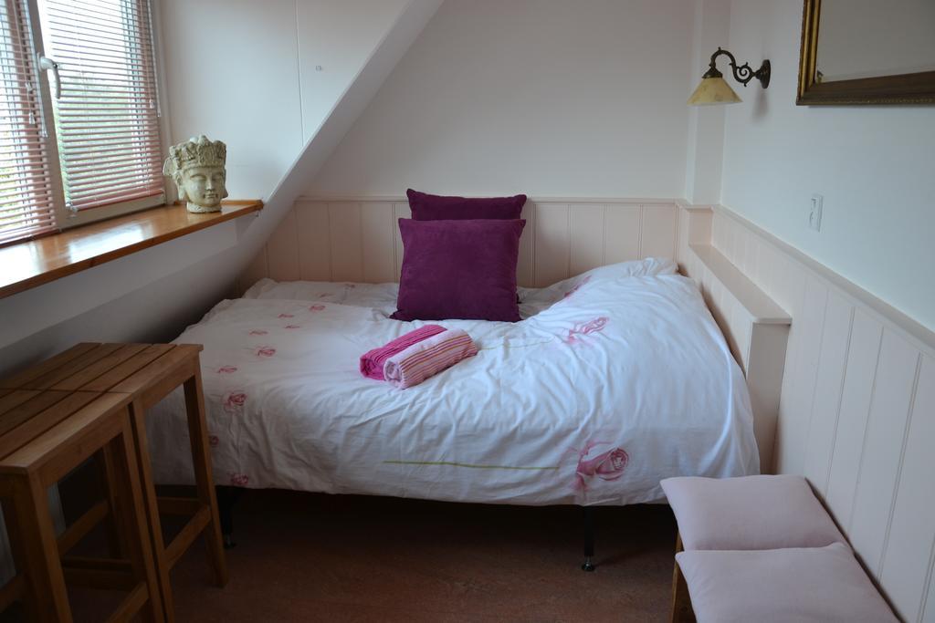 B&B Macbed Checkin-Time 1700-1800 Or Request Before You Book Alkmaar Zimmer foto