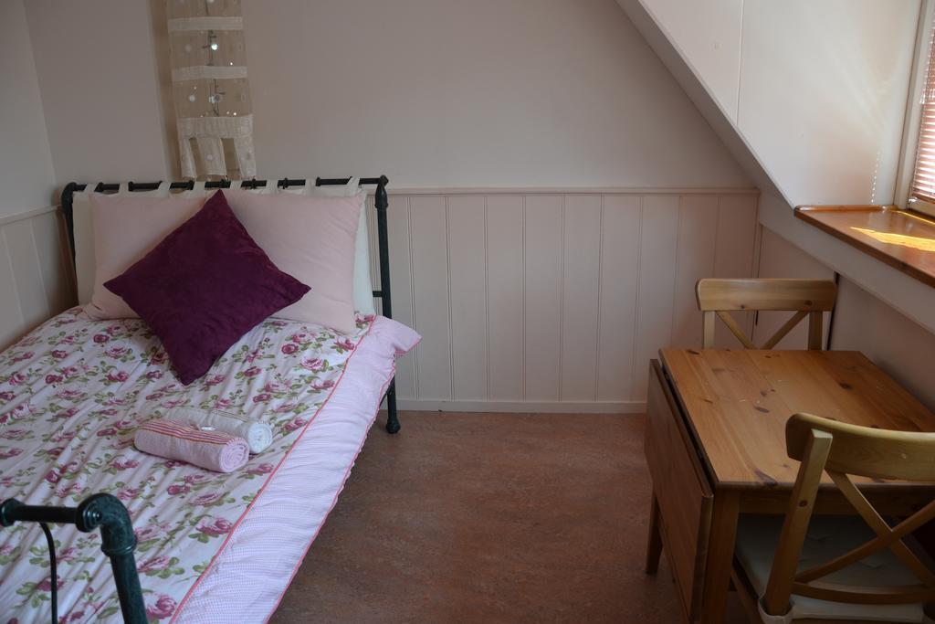 B&B Macbed Checkin-Time 1700-1800 Or Request Before You Book Alkmaar Zimmer foto