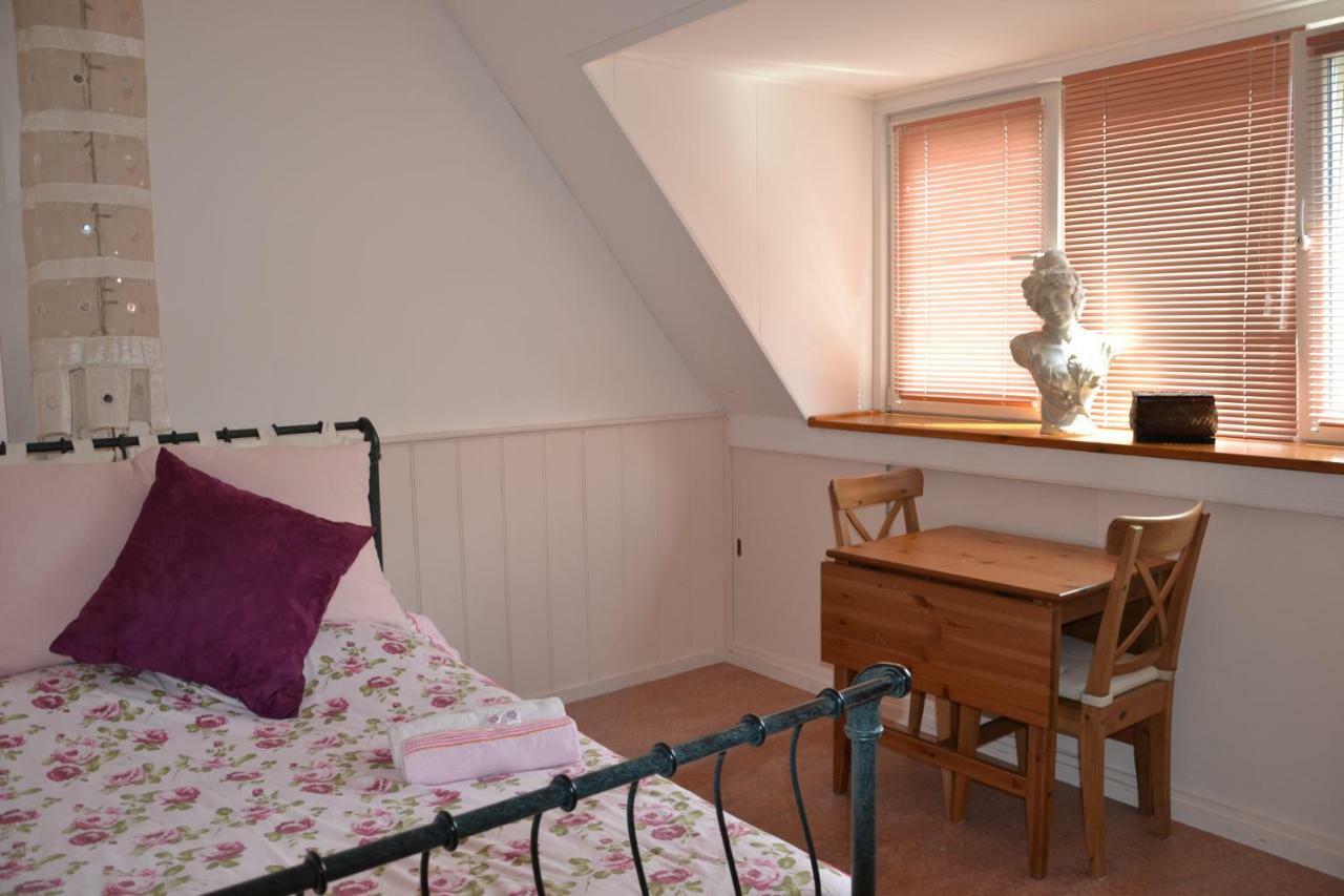 B&B Macbed Checkin-Time 1700-1800 Or Request Before You Book Alkmaar Exterior foto