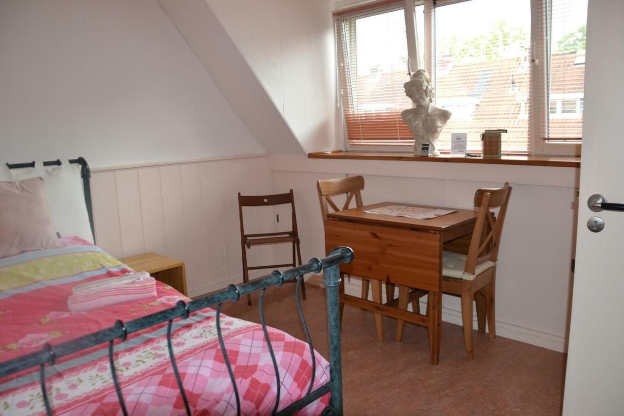 B&B Macbed Checkin-Time 1700-1800 Or Request Before You Book Alkmaar Exterior foto